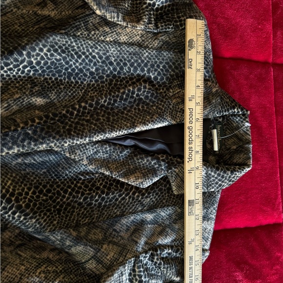Harve Benard Python Snake Print Faux Fur Jacket Lined Size 4 Button Front - Picture 9 of 13